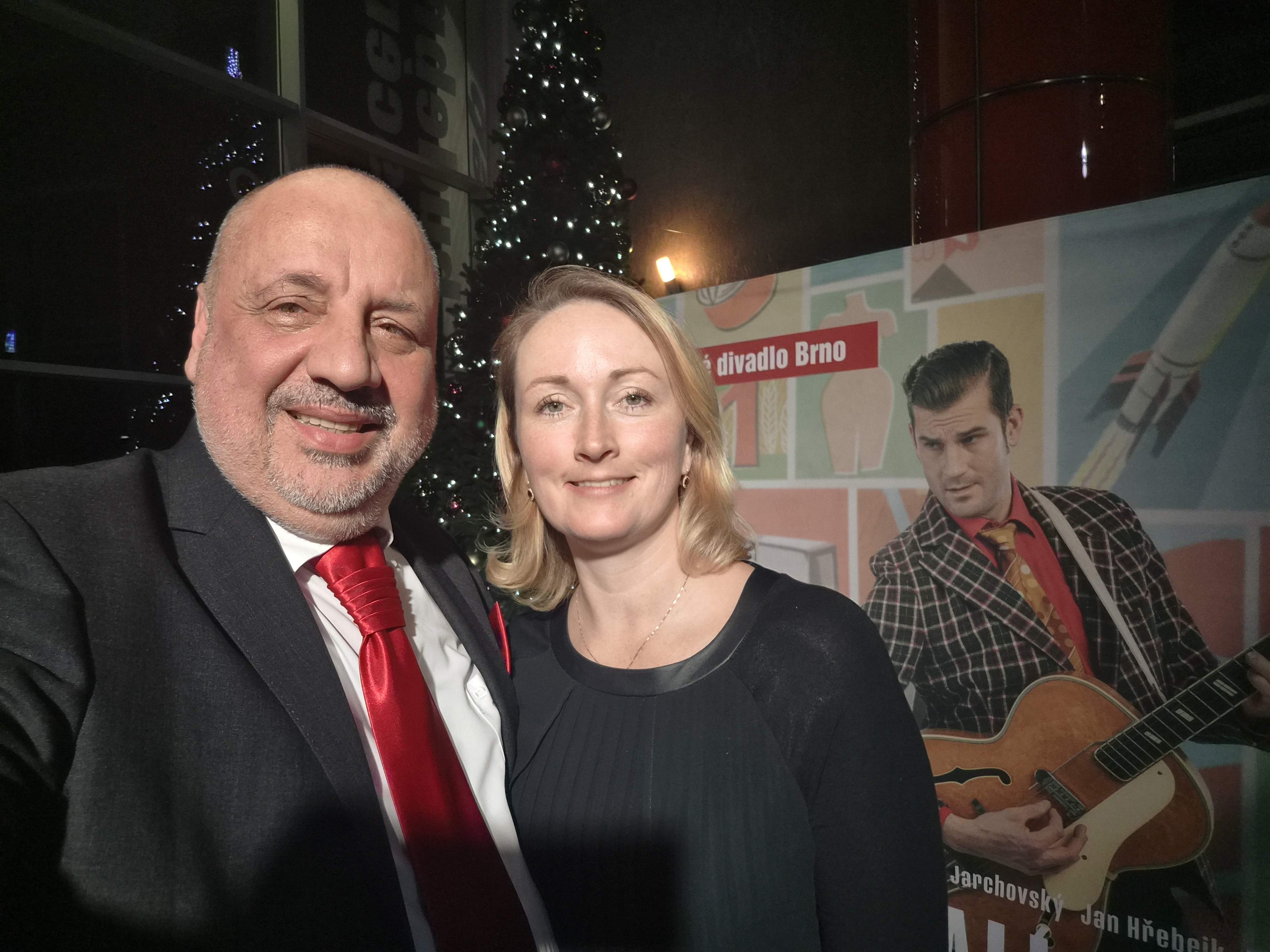 Juha na divadelním představení Šakalí léto