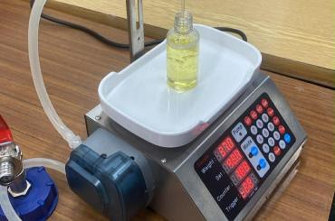 Automatizace plnění lahviček s vůněmi pro AHOME – investice do moderní technologie