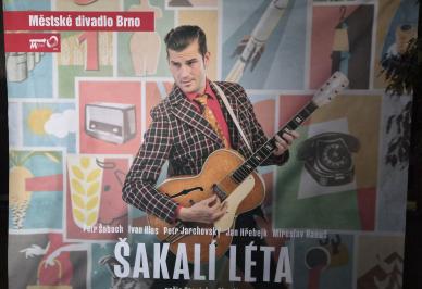 Juha na divadelním představení Šakalí léto